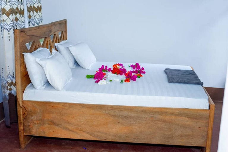 Room 5, Ecokayak Beach Lodge, Kati