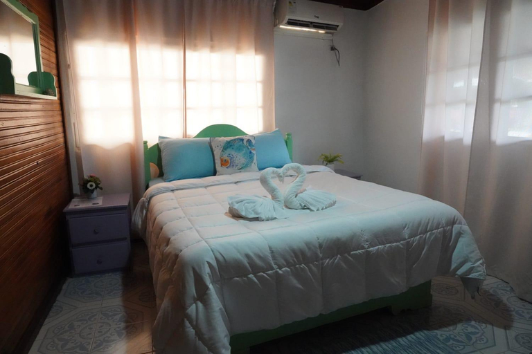 Bedroom 2, Tortugas Brews B&B, Bocas del Toro