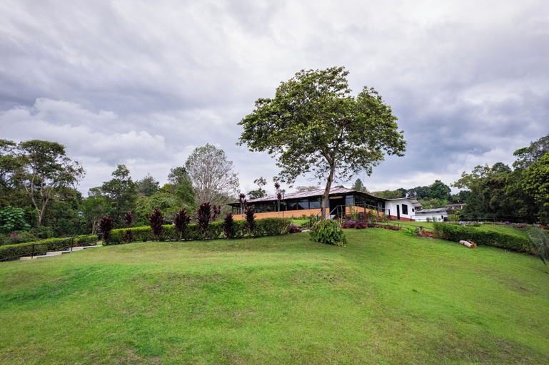 Property grounds 4, HOTEL GUAITIPÁN SAN AGUSTÍN, Isnos