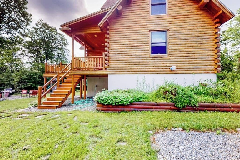 Exterior 5, Tranquil Haven Secluded Waterfront House With Sauna, Dock, Kayaks, Canoe, gym, Piscataquis