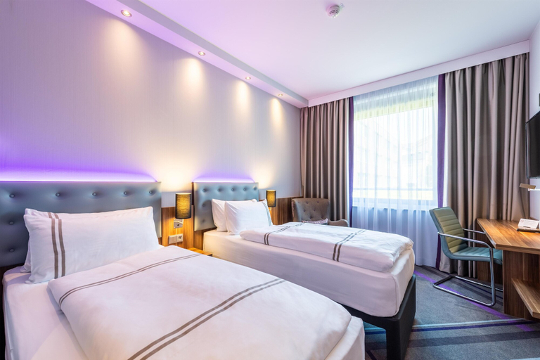 Bedroom 3, Premier Inn Essen City Limbecker Platz, Essen