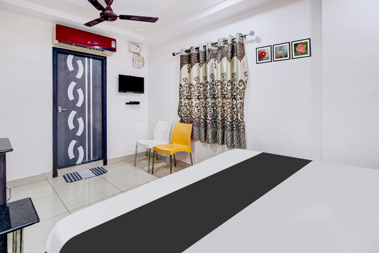 Others 2, Hotel O Rajadhani, Guntur
