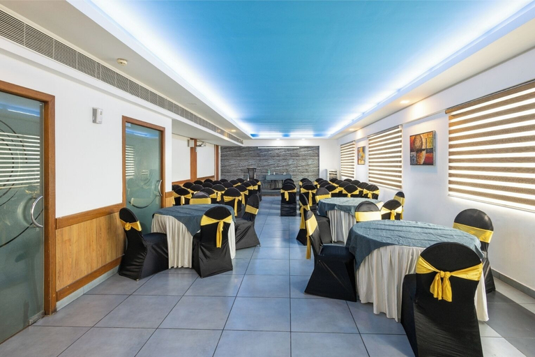 Food & Drinks 5, THE SENATE HOTEL BY ADDON, Ernakulam
