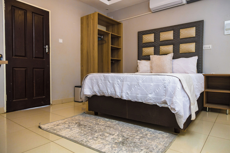 Room 3, Palm Leaf Gardens, Kwekwe