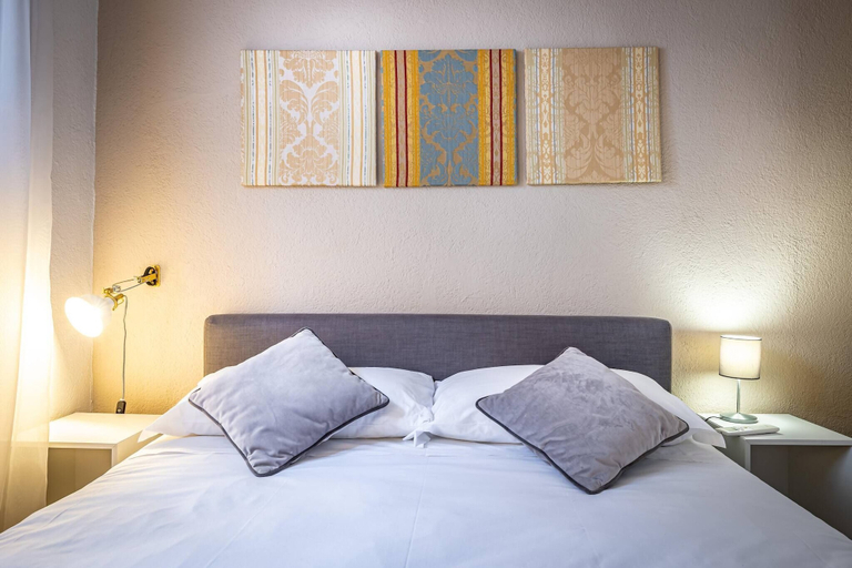 Room 5, Conti, Florence