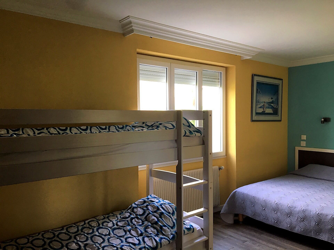 Bedroom 3, Hôtel Au Val De Saône PARKING GRATUIT, Rhône