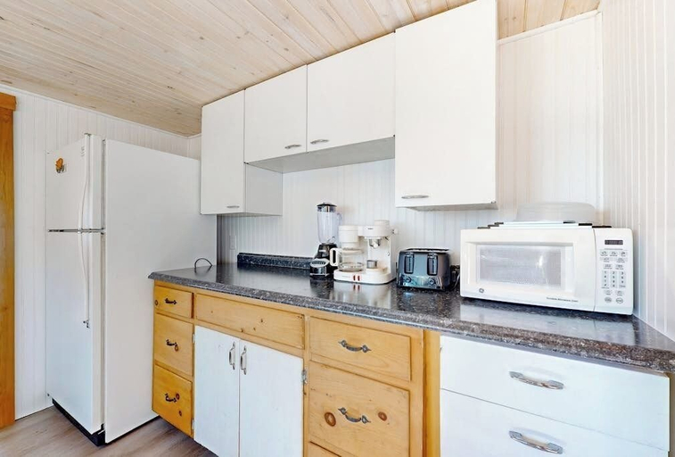 Private kitchen 2, Cozy Seaside Retreat w/ Waterfront Deck, Expansive Lawn, & Breathtaking Sunsets, Hancock