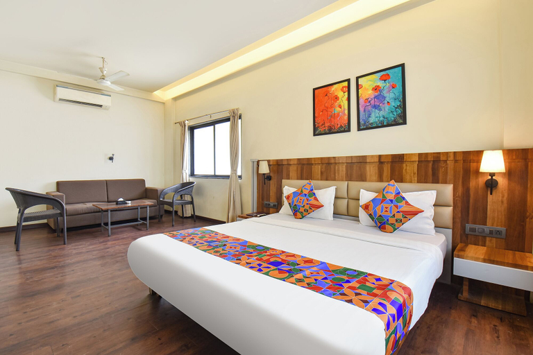Room 5, Fabhotel City Point Executive, Pune