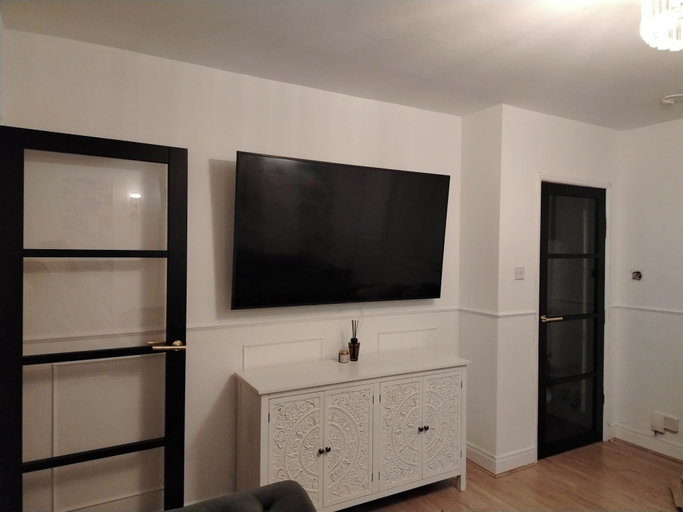 Interior 2, Northampton 2-bed House With Patio & Parking, Northamptonshire