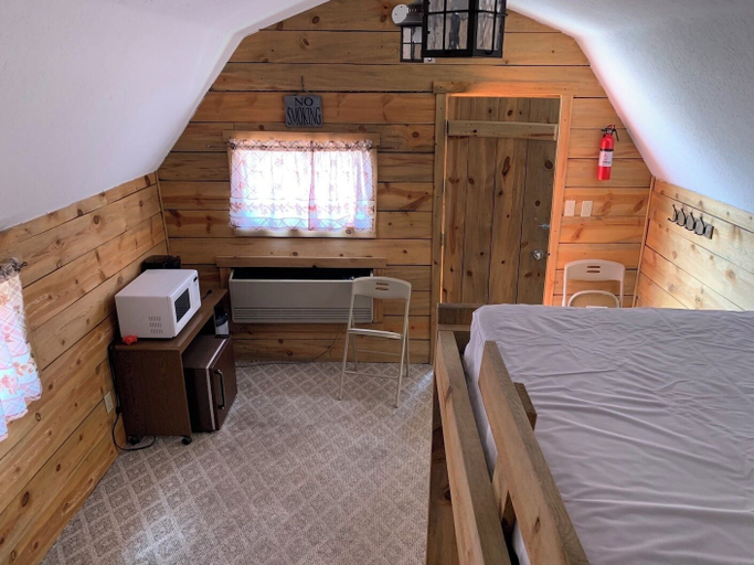 Room 5, Mountain View RV Resort, Fremont