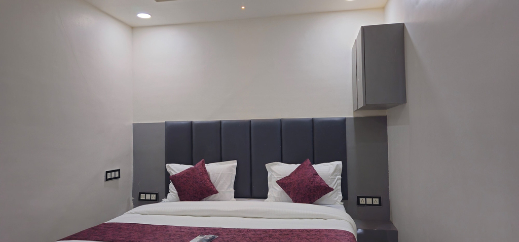 Room 2, Hotel Krishna, Morbi