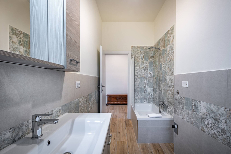 Bathroom 3, Pietrafitta, Florence