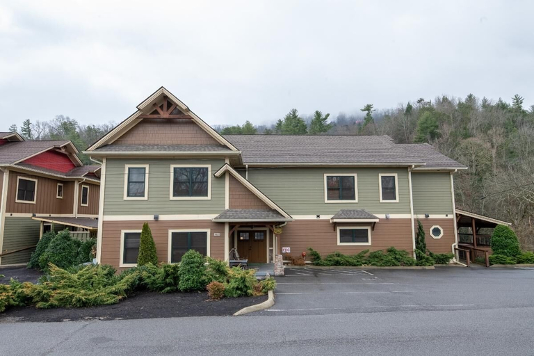 Exterior 2, Mayes Landing, Sevier