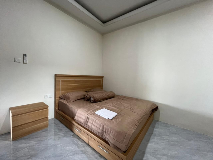 Room 2, Collection O near Bandar Udara Aji Penge, Samarinda