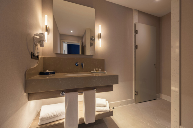 Bathroom 4, Ramada Encore by Wyndham Istanbul Bayrampasa, Eyüp