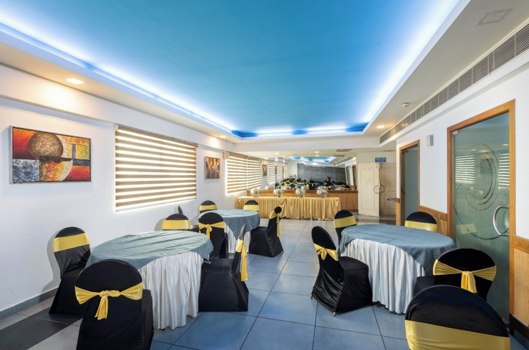 Food & Drinks 5, THE SENATE HOTEL BY ADDON, Ernakulam