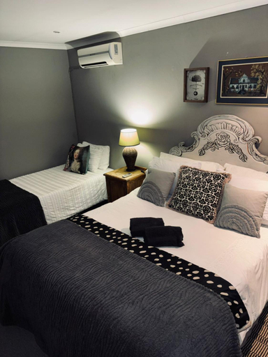 Bedroom 2, La Grace Guestrooms, Fezile Dabi