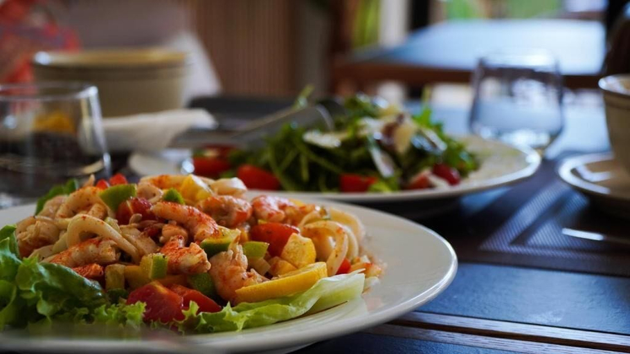 Food & Drinks 5, White Hill Radhime, Vlorës