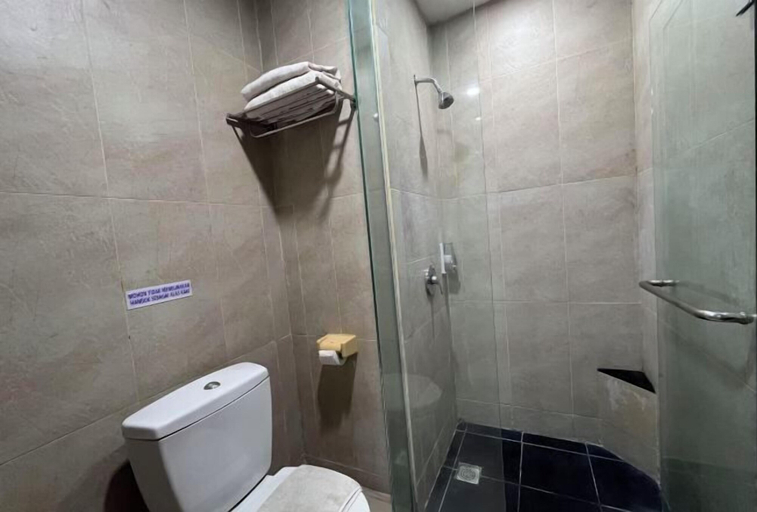bathroom 9