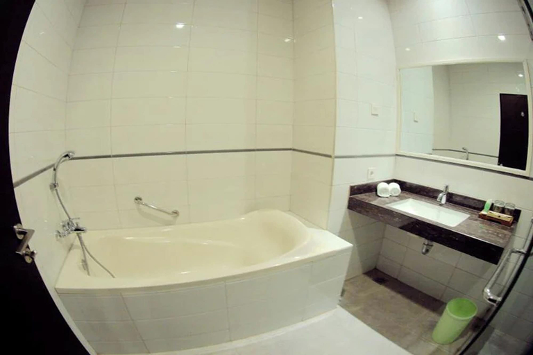 Room 4, Hotel Puri Indah & Convention, Lombok