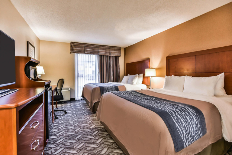 Bedroom 4, Comfort Inn & Suites Ambassador Bridge, Essex