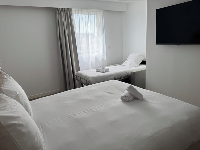 Bedroom 3, BRIT HOTEL CONFORT ROISSY SAINT-WITZ, Val-d'Oise