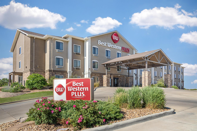 Exterior & Views 2, Best Western Plus Overland Inn, Morgan