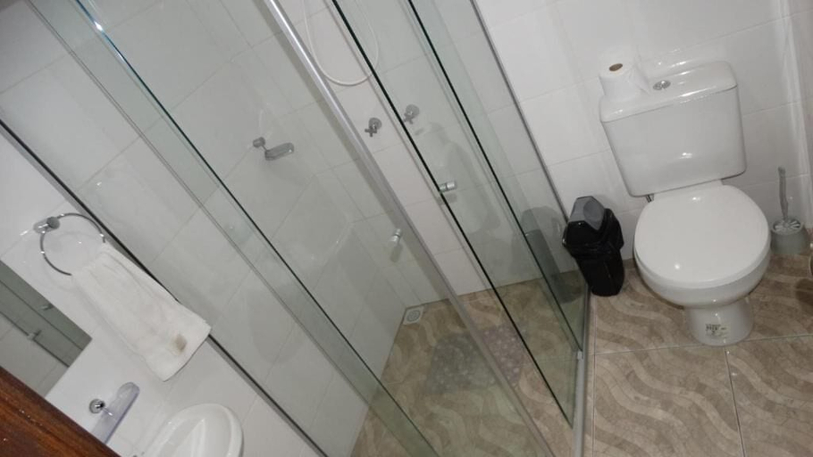 Bathroom 2, Hotel Niro, Montenegro