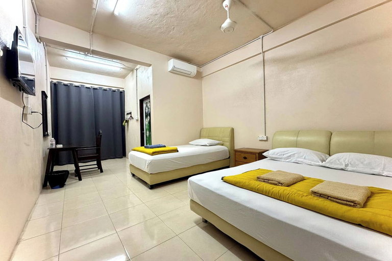 Room 2, Hotel Rs Inn, Pasir Mas