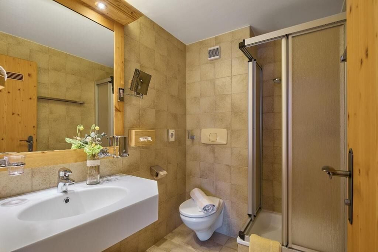 Bathroom 5, Hotel Montafon Moments, Bludenz