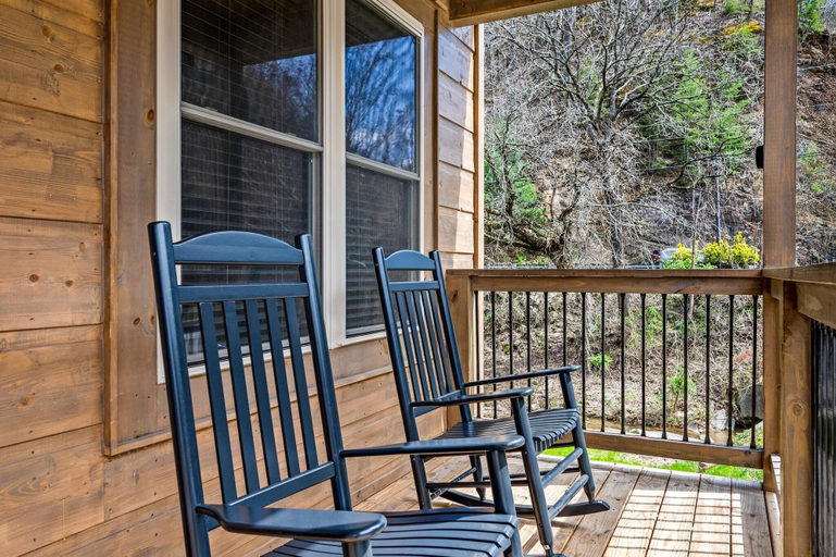 Property grounds 4, Cabin By The Creek, Sevier