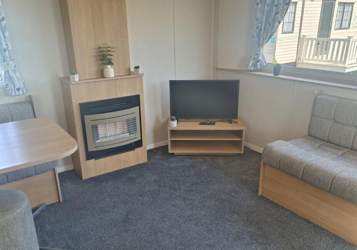 Living area 3, Cozy 2 Bedroom Caravan Golden Sands, Conwy