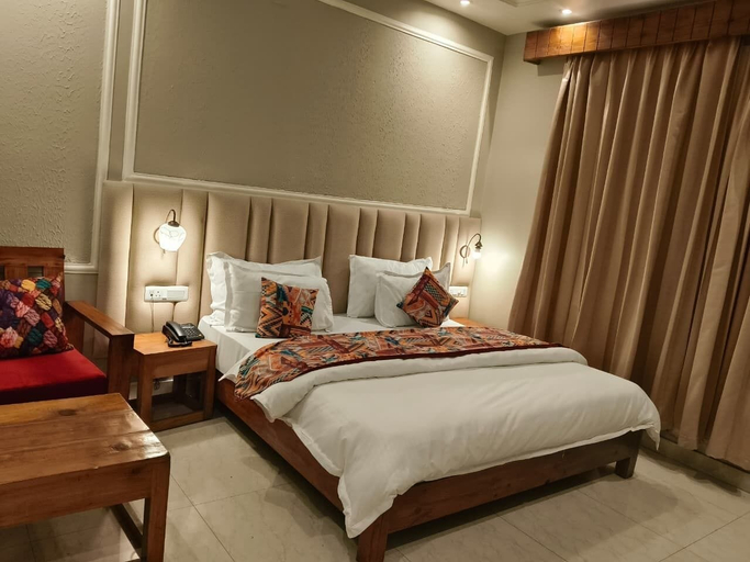 Bedroom 2, Raja Ji Hotels, Uttarkashi