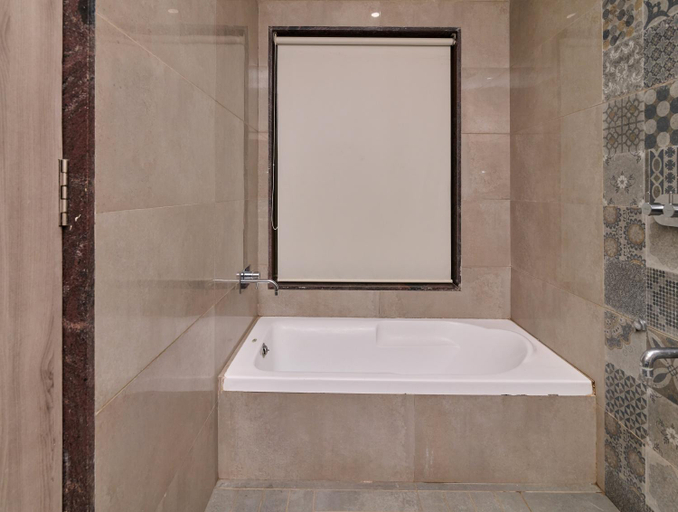 Bathroom 4, Hotel Hrushikesh, Ahmadnagar