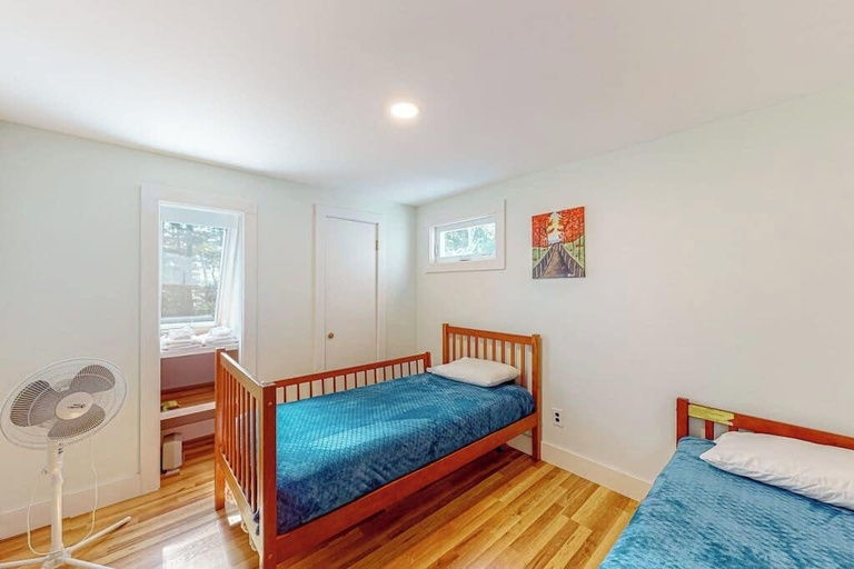 Room 2, Renovated Home With Water Views, - Dogs Okay, Lincoln
