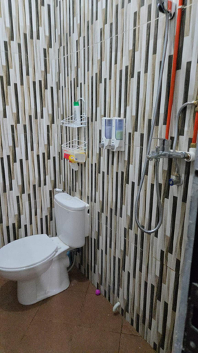 Bathroom, Mulya Homestay Syariah, Banjarnegara