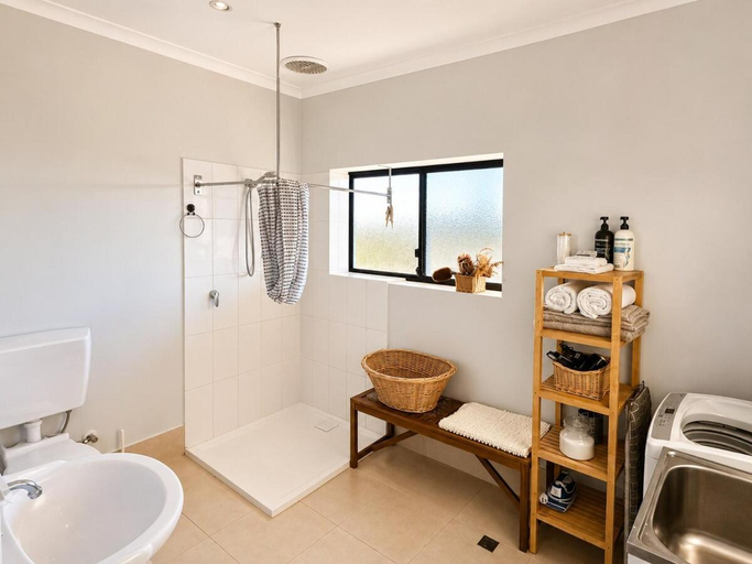 Bathroom, Explorers Roost, Northampton