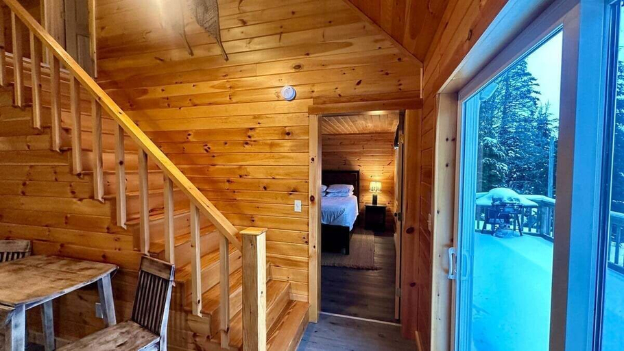 Room 3, Moosehead State of Mind, 3BR Cabin With Mtn Views & Deck, Piscataquis