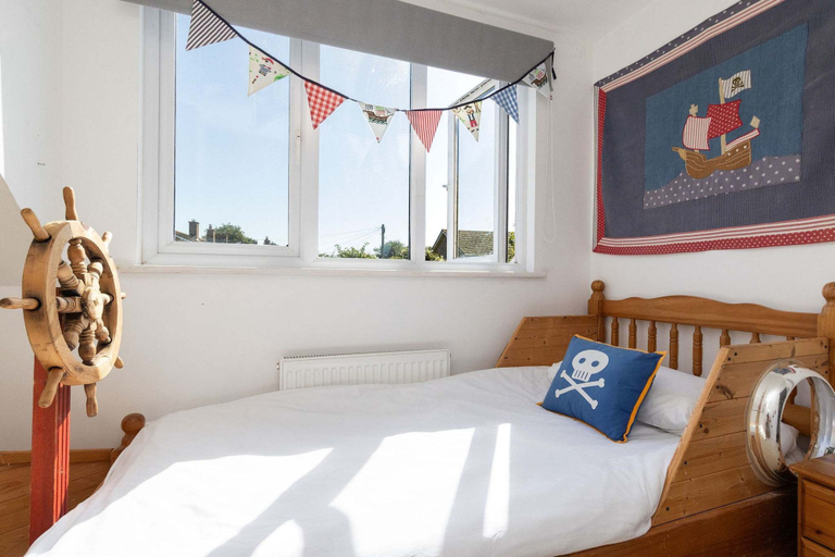 Room 5, West Wittering Beach House Garden & Parking, West Sussex