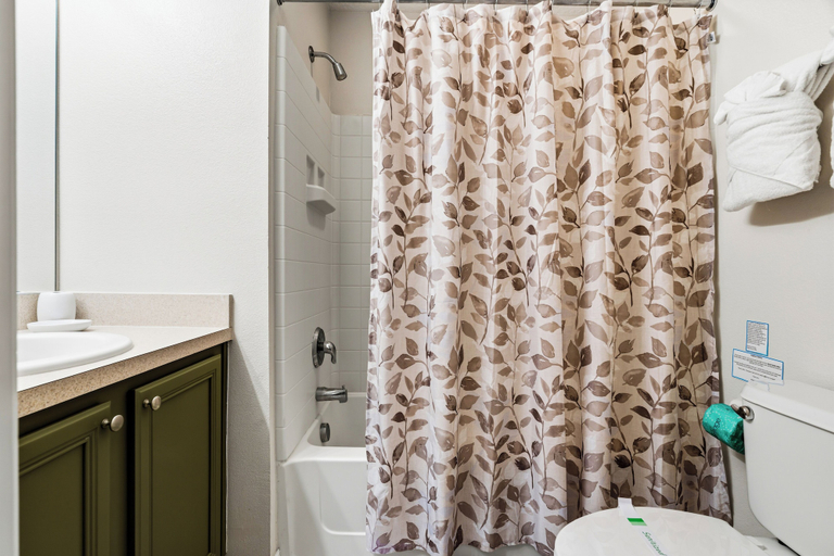 Room 5, Emerald Island Retreat Near Parks, Osceola