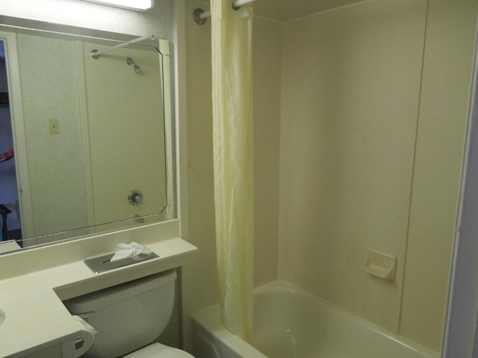 Bathroom 4, Ocean 27, Virginia Beach