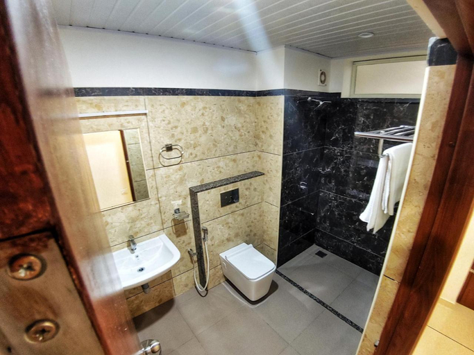 Bathroom 4, Bhramari Nest, Dakshina Kannada