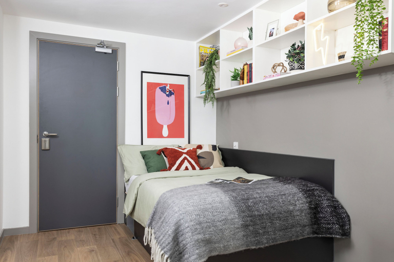 Room 2, Students Only - Unite Parkway - Manchester, Manchester
