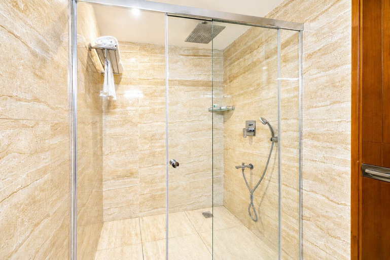 Bathroom 5, La Grrande Malar - The Boutique Hotel Pondicherry, Puducherry