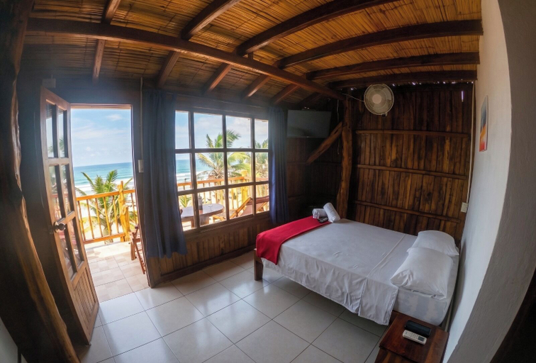 Bedroom 3, Cocoa Beachfront Inn, Sucre