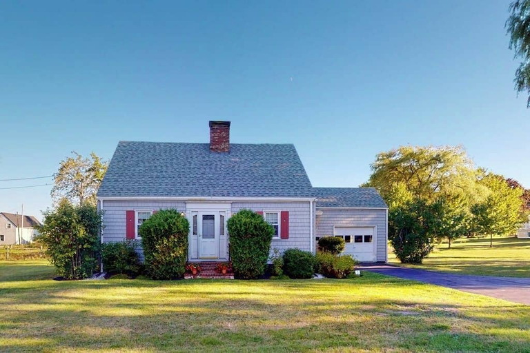 Exterior 5, Comfortable Home Near the Beach - Dog-friendly - Full Kitchen & Washer/dryer, Knox