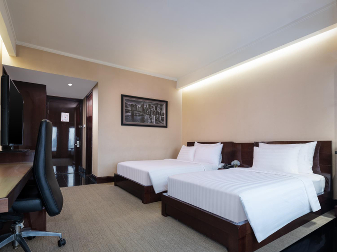 bedroom 13