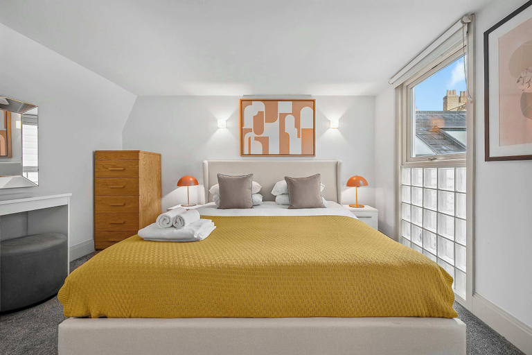 Room 3, Premium 1-bed Apartment in Soho, Near Carnaby St, London