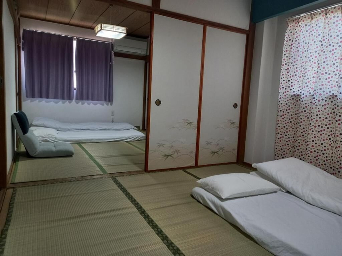 Room 5, Lucky House Guest House, Osaka