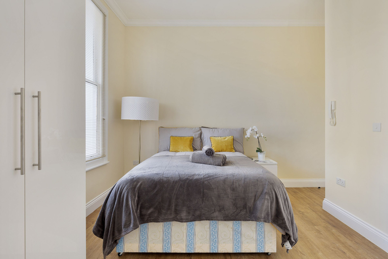 Room 4, Compact Studio Flat - Shepherds Bush Notting Hill, London